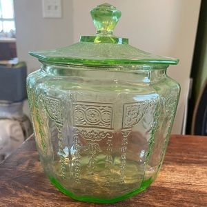 Vintage 1930s Princess Vaseline/ Uranium Depression Glass Cookie/Flour Jar